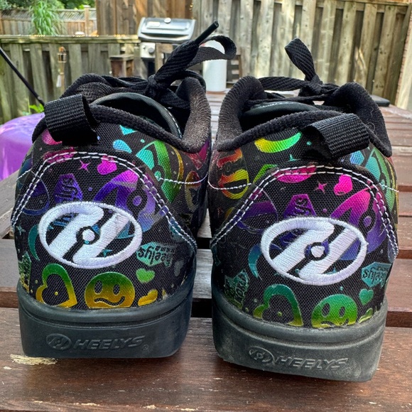 Heelys size 6 - Picture 5 of 8